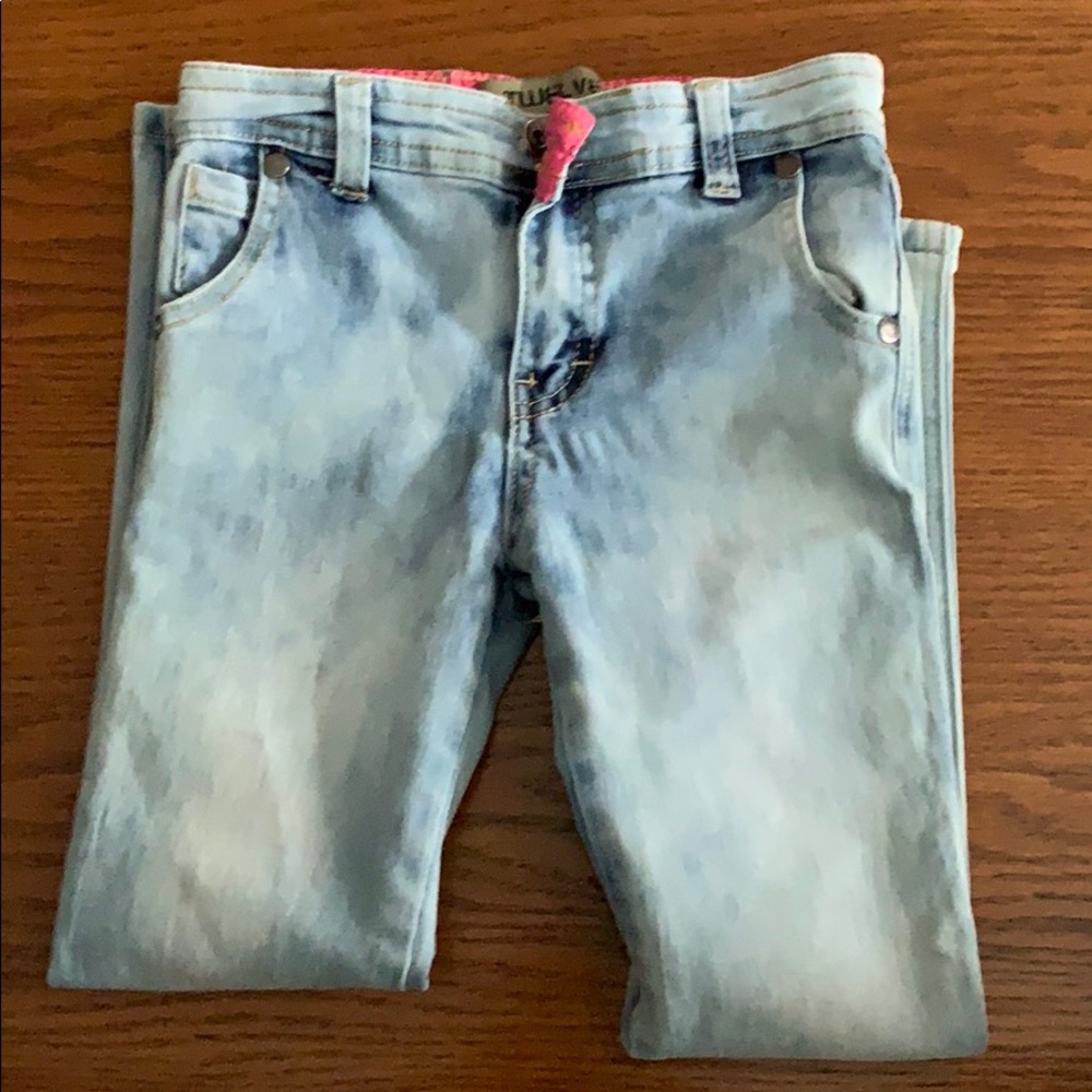 P5: Girl jeans